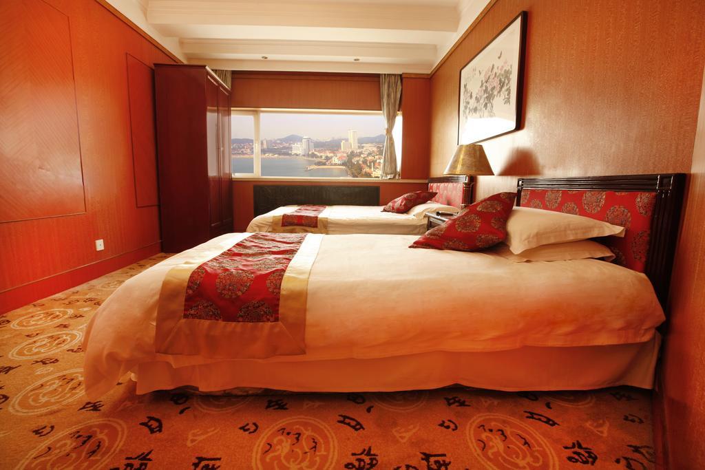 Donghai Grand Hotel Qingdao Rom bilde